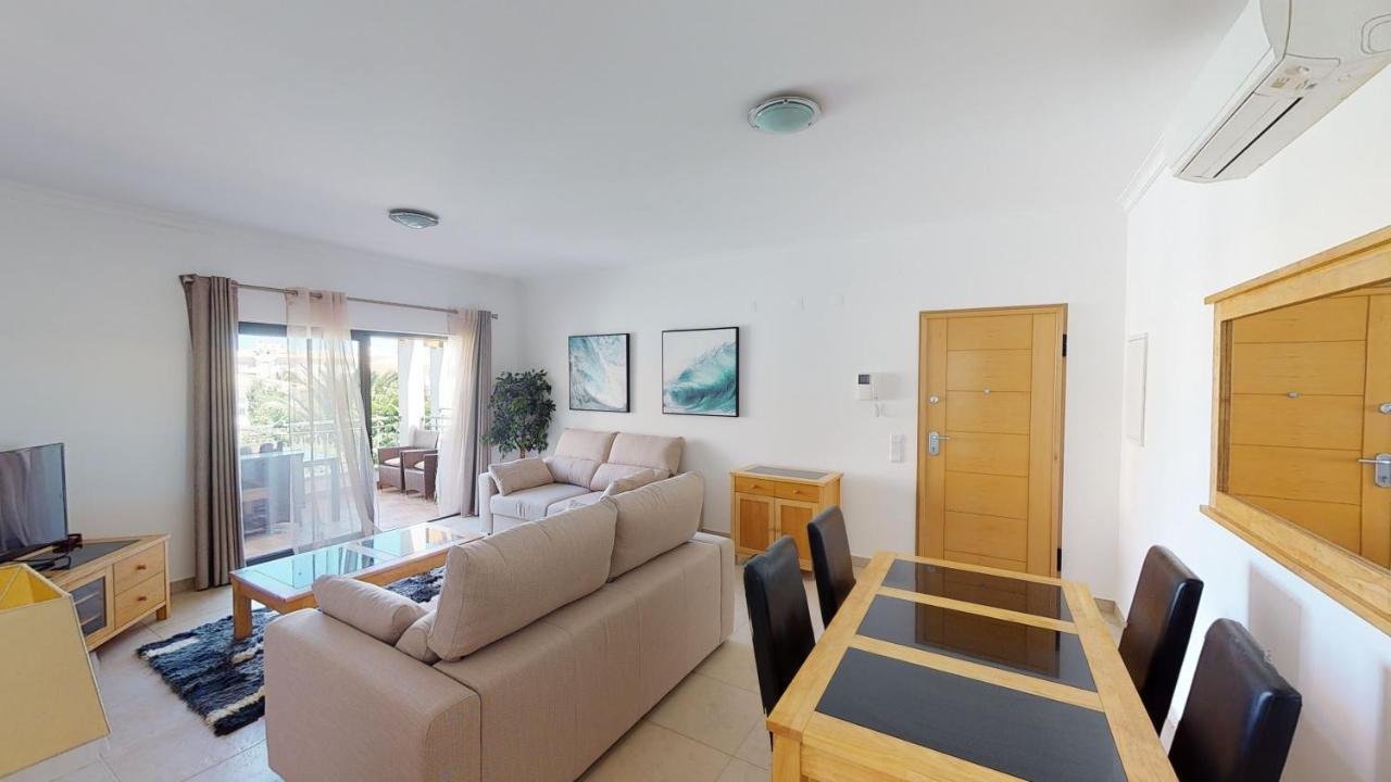 Amazing 2 Bedroom Apartment Near Beach With Pool ลากอส ภายนอก รูปภาพ