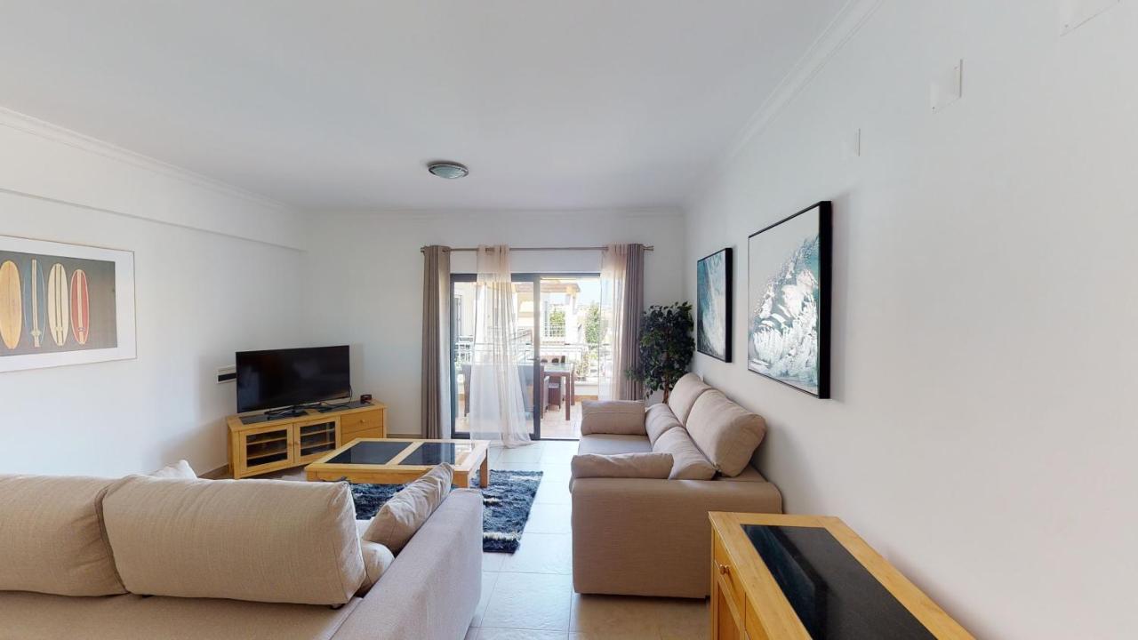 Amazing 2 Bedroom Apartment Near Beach With Pool ลากอส ภายนอก รูปภาพ