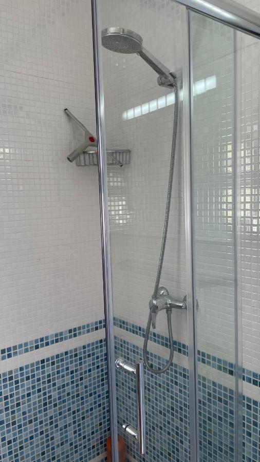 Amazing 2 Bedroom Apartment Near Beach With Pool ลากอส ภายนอก รูปภาพ