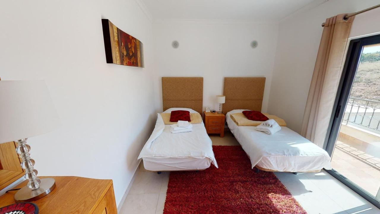 Amazing 2 Bedroom Apartment Near Beach With Pool ลากอส ภายนอก รูปภาพ